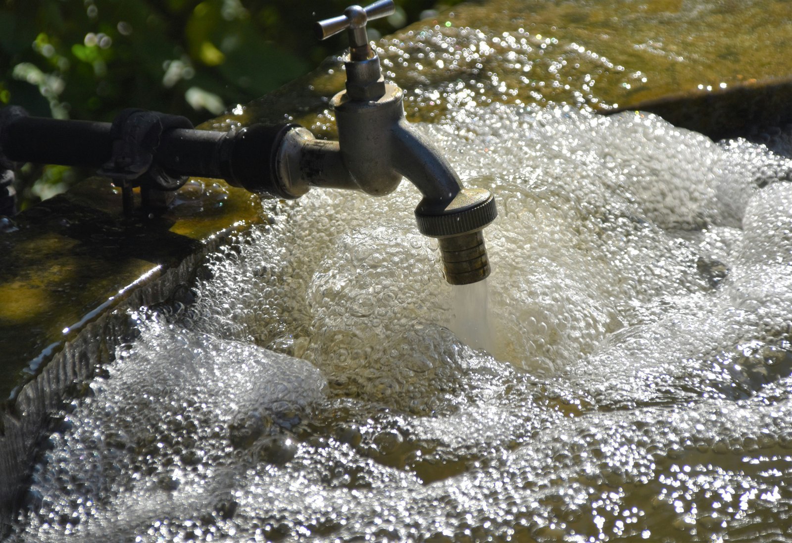 Kalkablagerungen durch hartes Wasser